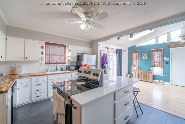 800 Temple Street, Charleston, WV 25387