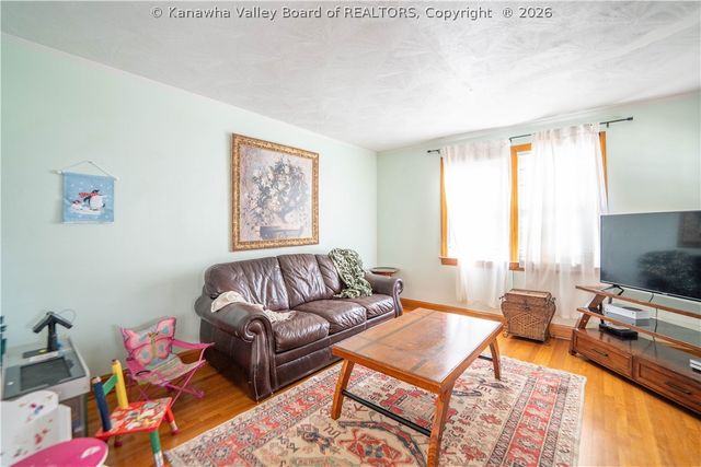 800 Temple Street, Charleston, WV 25387