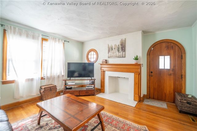 800 Temple Street, Charleston, WV 25387