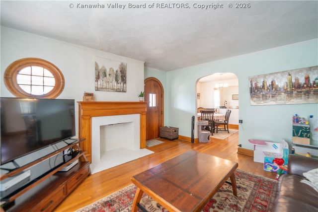 800 Temple Street, Charleston, WV 25387