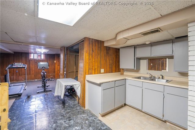 800 Temple Street, Charleston, WV 25387