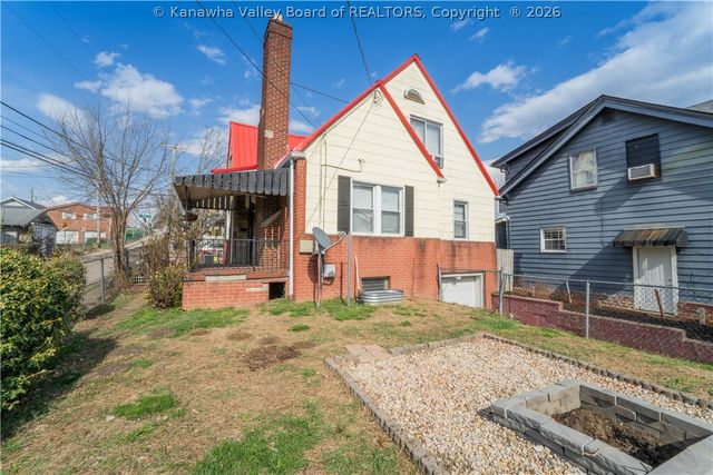 800 Temple Street, Charleston, WV 25387