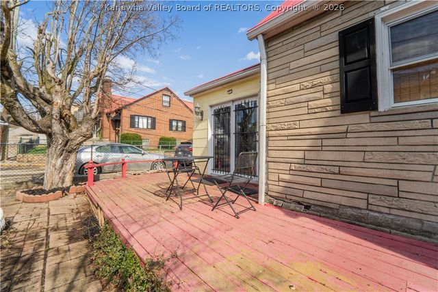 800 Temple Street, Charleston, WV 25387