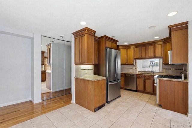 20617 Lori Drive 1166, Bayside, NY 11360