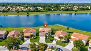 10712 Oak Lake Way, Boca Raton, FL 33498