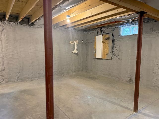 240 Spring St, West Bridgewater, MA 02379