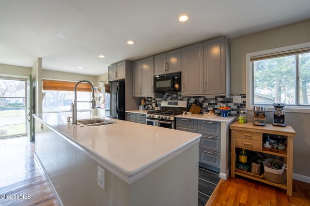 52 Hawthorne Avenue, Albany, NY 12203