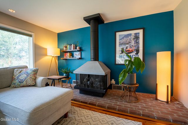52 Hawthorne Avenue, Albany, NY 12203