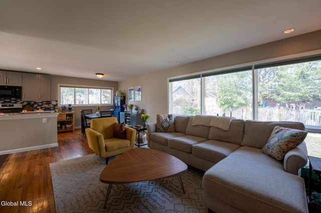 52 Hawthorne Avenue, Albany, NY 12203