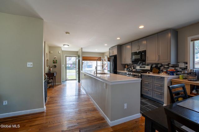 52 Hawthorne Avenue, Albany, NY 12203
