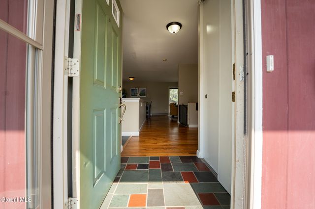 52 Hawthorne Avenue, Albany, NY 12203