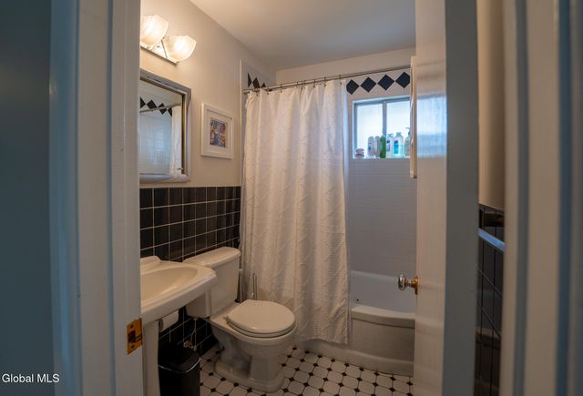 52 Hawthorne Avenue, Albany, NY 12203