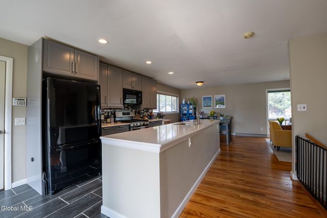 52 Hawthorne Avenue, Albany, NY 12203