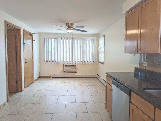 6134 W 79th Street 1, Burbank, IL 60459
