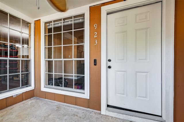 923 Valley Ranch Drive, Katy, TX 77450
