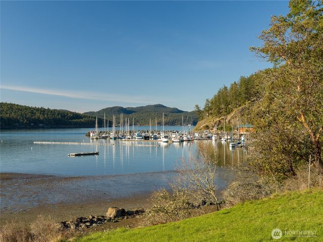 239 Shoreland Drive, Lopez Island, WA 98261