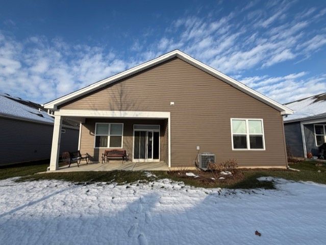 6321 Aspen Lane, Wonder Lake, IL 60097