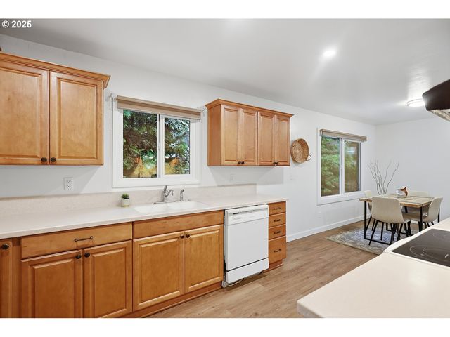 3299 DURLAND Dr, Hood River, OR 97031