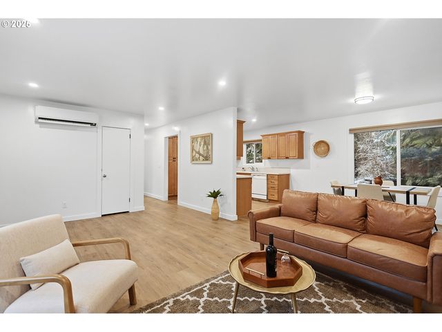 3299 DURLAND Dr, Hood River, OR 97031