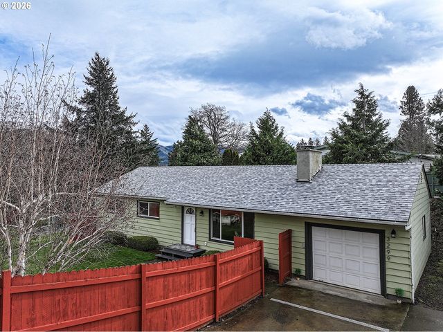 3299 DURLAND Dr, Hood River, OR 97031