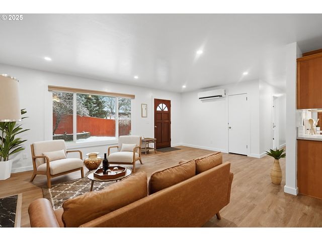 3299 DURLAND Dr, Hood River, OR 97031