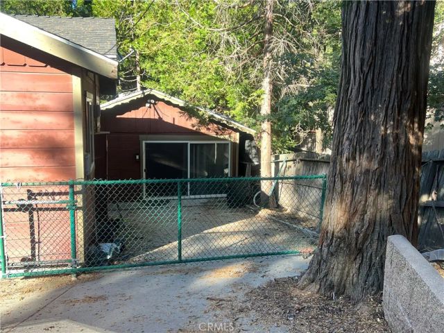 24867 Felsen, Crestline, CA 92325