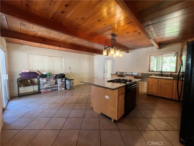 24867 Felsen, Crestline, CA 92325