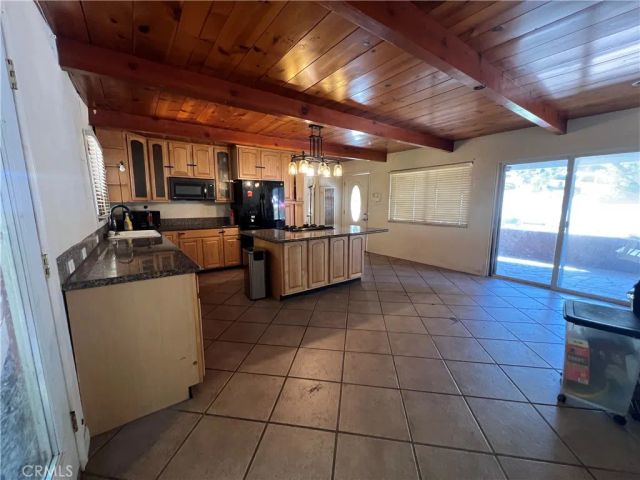 24867 Felsen, Crestline, CA 92325