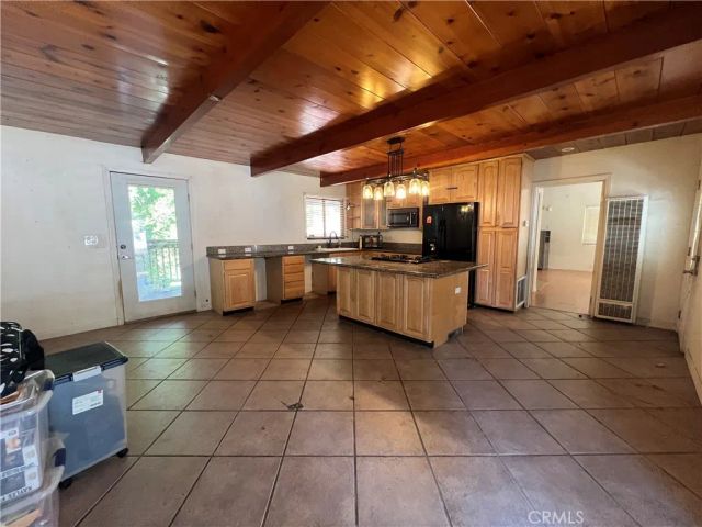 24867 Felsen, Crestline, CA 92325