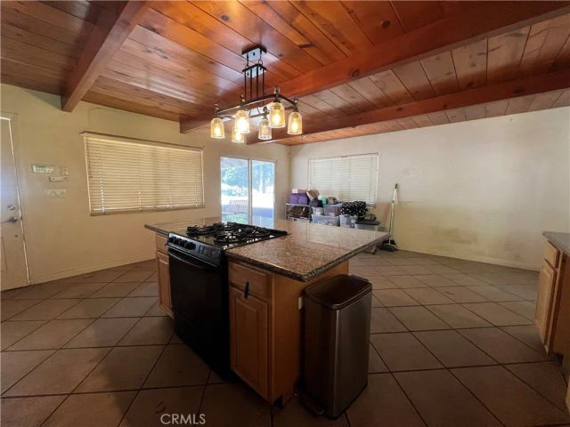 24867 Felsen, Crestline, CA 92325