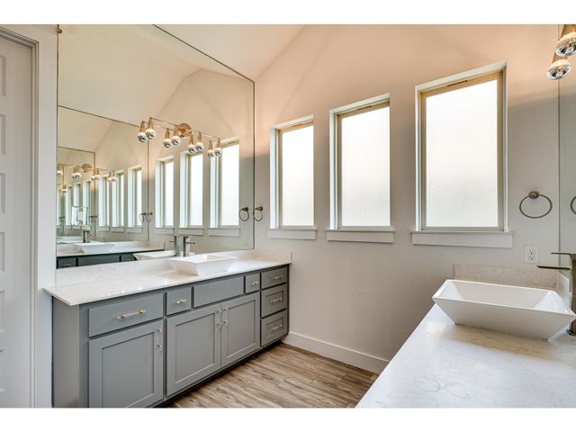 523 Baldovino SKWY, Lakeway, TX 78738