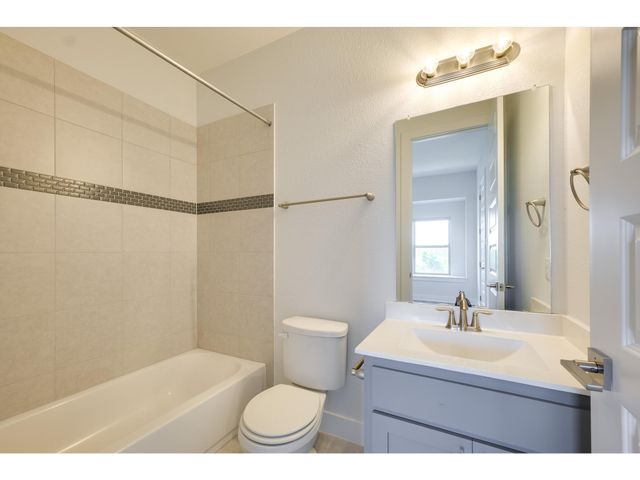 523 Baldovino SKWY, Lakeway, TX 78738