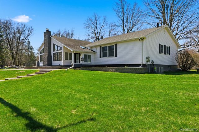 8636 Tindall Road, Springfield Charter Township, MI 48350