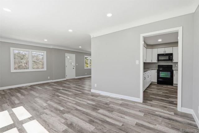 8636 Tindall Road, Springfield Charter Township, MI 48350