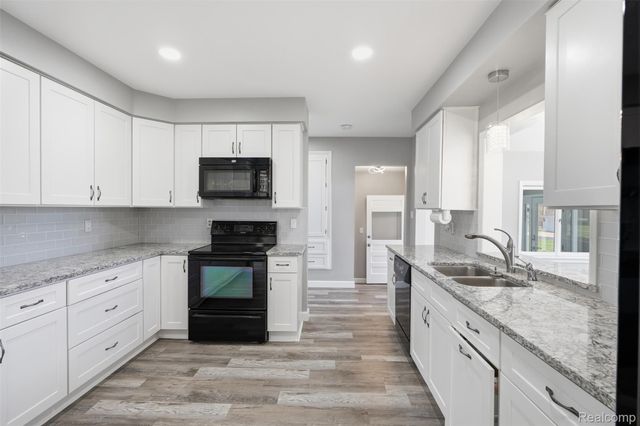 8636 Tindall Road, Springfield Charter Township, MI 48350
