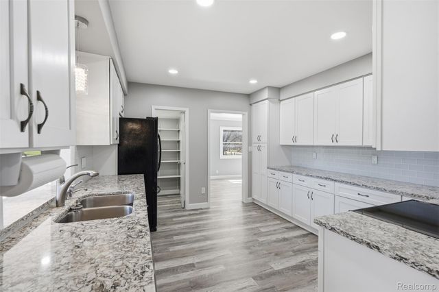 8636 Tindall Road, Springfield Charter Township, MI 48350