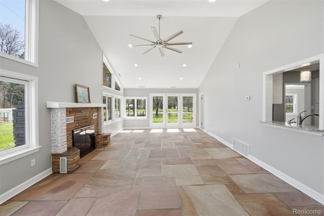 8636 Tindall Road, Springfield Charter Township, MI 48350