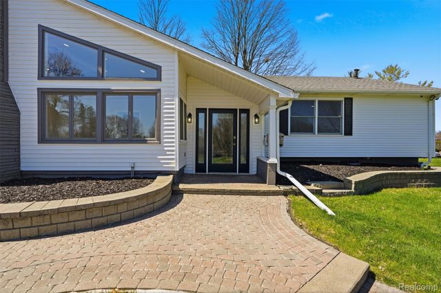 8636 Tindall Road, Springfield Charter Township, MI 48350