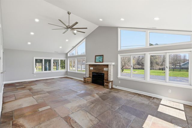 8636 Tindall Road, Springfield Charter Township, MI 48350