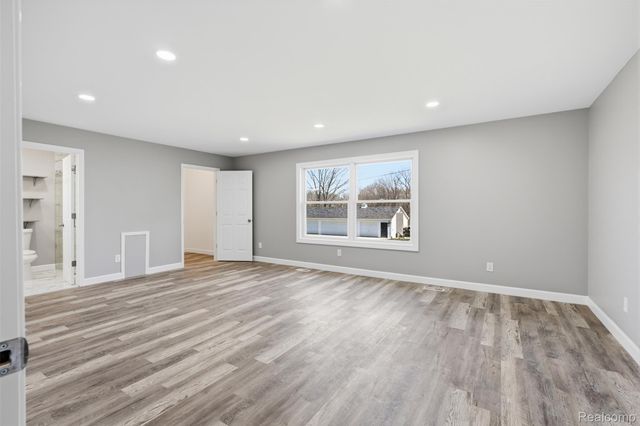 8636 Tindall Road, Springfield Charter Township, MI 48350