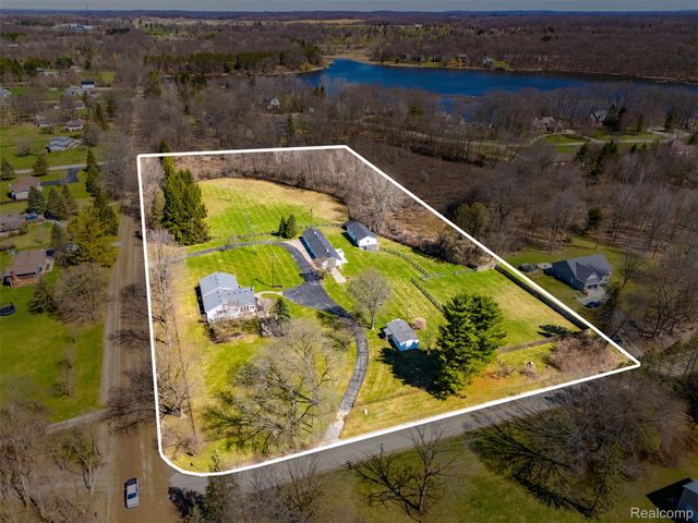 8636 Tindall Road, Springfield Charter Township, MI 48350