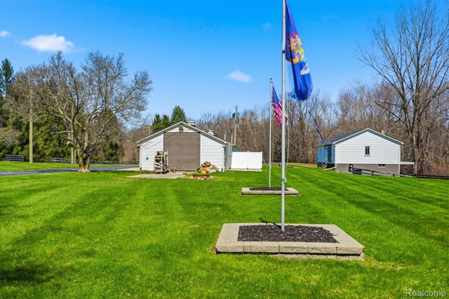 8636 Tindall Road, Springfield Charter Township, MI 48350