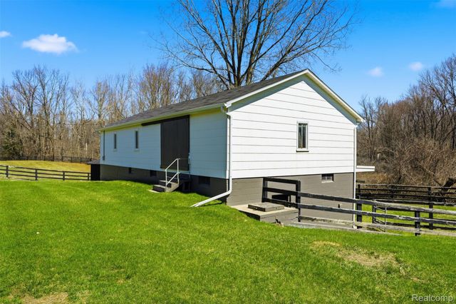 8636 Tindall Road, Springfield Charter Township, MI 48350