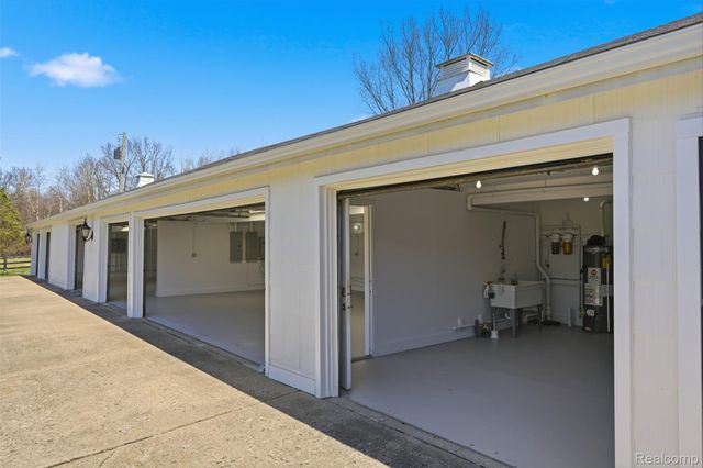8636 Tindall Road, Springfield Charter Township, MI 48350