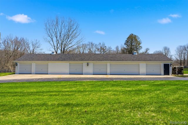8636 Tindall Road, Springfield Charter Township, MI 48350