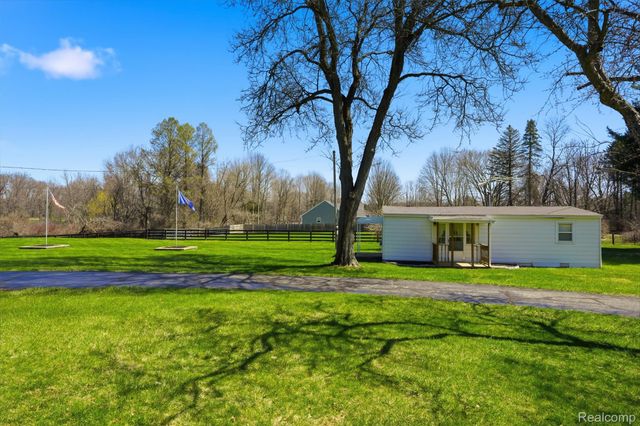 8636 Tindall Road, Springfield Charter Township, MI 48350