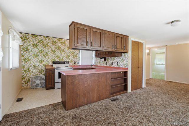 8636 Tindall Road, Springfield Charter Township, MI 48350