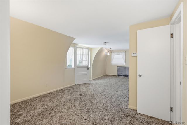 8636 Tindall Road, Springfield Charter Township, MI 48350
