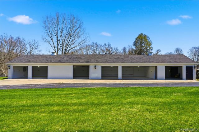 8636 Tindall Road, Springfield Charter Township, MI 48350