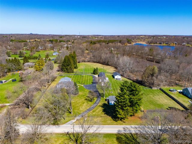 8636 Tindall Road, Springfield Charter Township, MI 48350